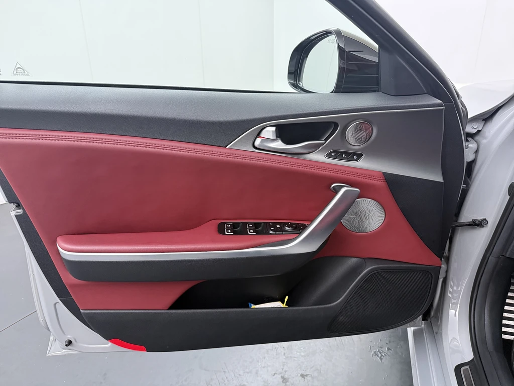 Kia Stinger – foto 22