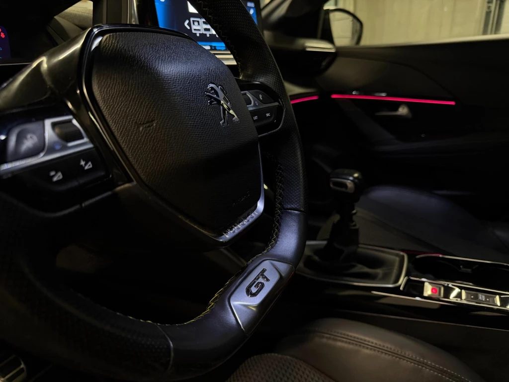 Peugeot 208 – foto 11