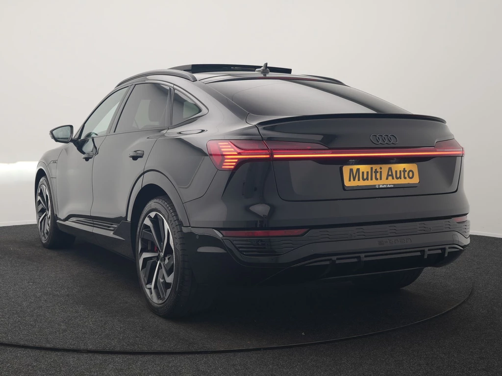Audi Q8 Sportback e-tron – foto 4
