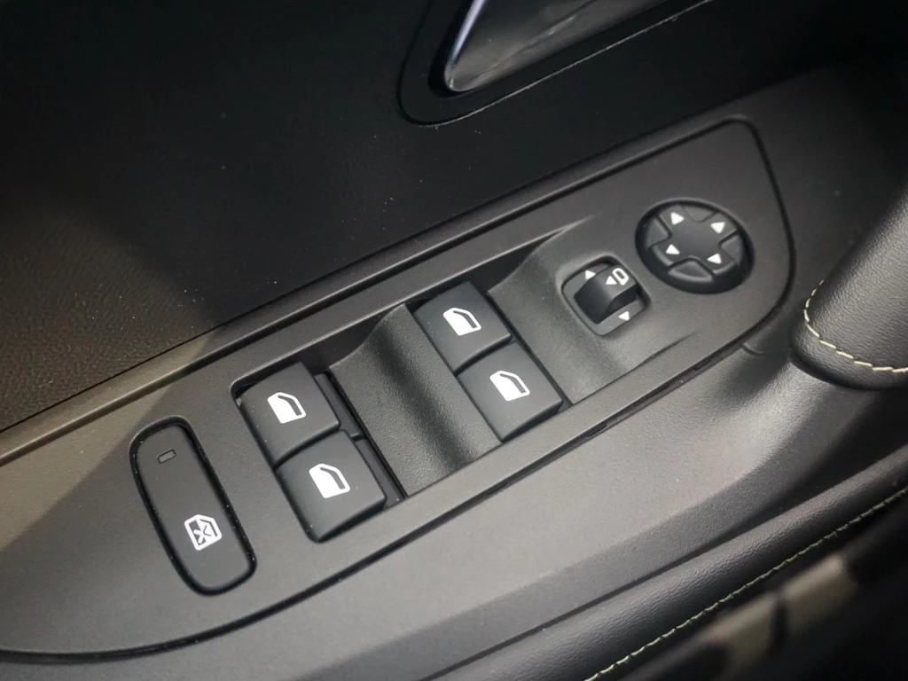 Peugeot e-2008 – foto 15