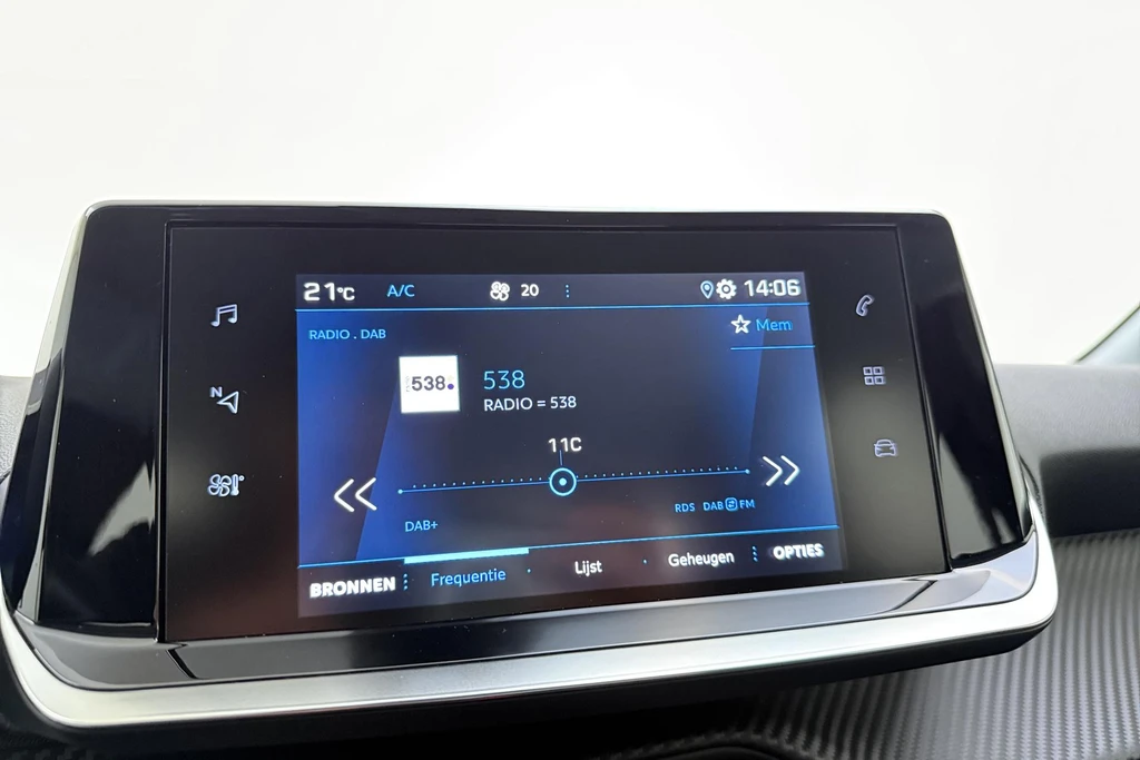 Peugeot 208 – foto 24