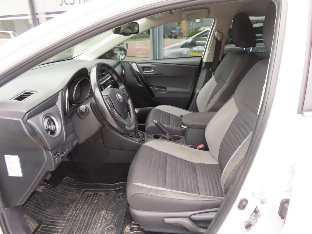Toyota Auris – foto 8