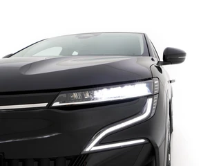 Renault Megane E-Tech – thumbnail 2