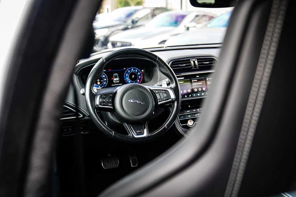 Jaguar F-PACE – foto 52