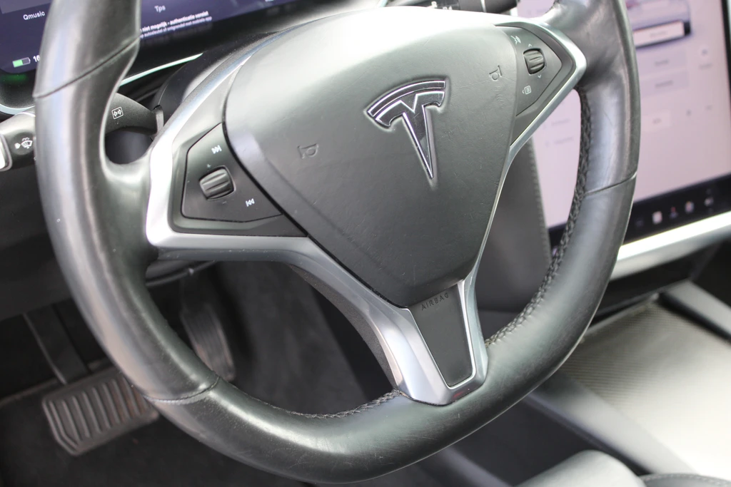 Tesla Model X – foto 25