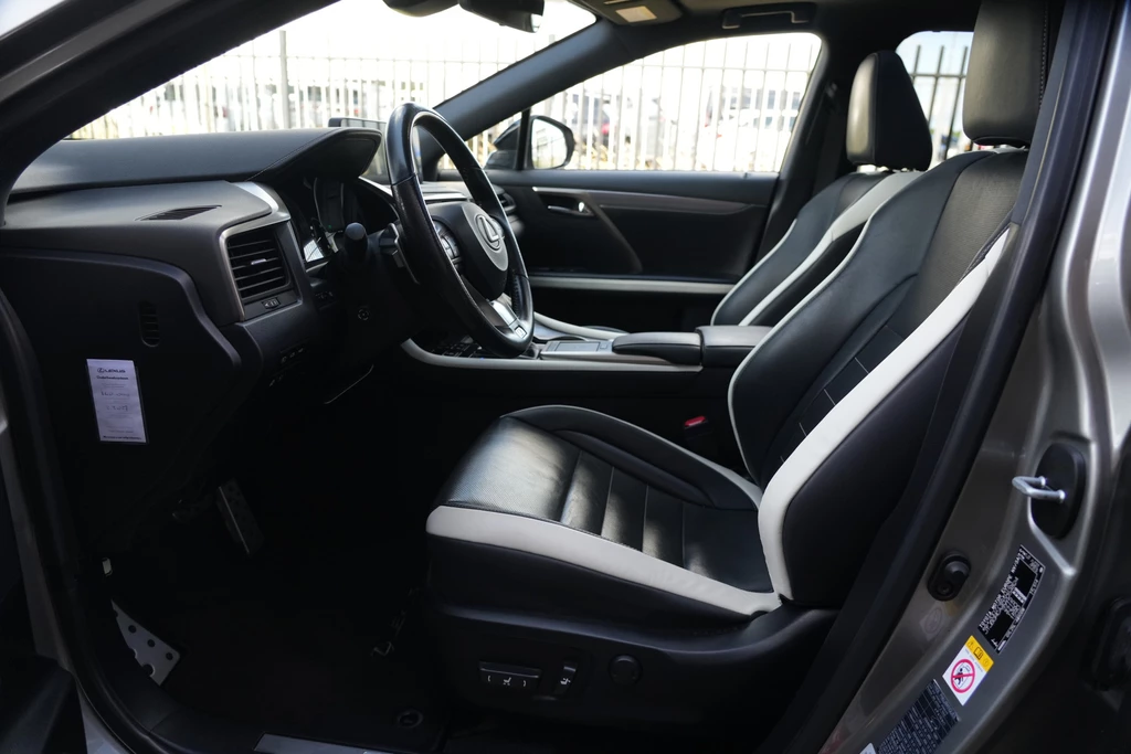 Lexus RX – foto 11