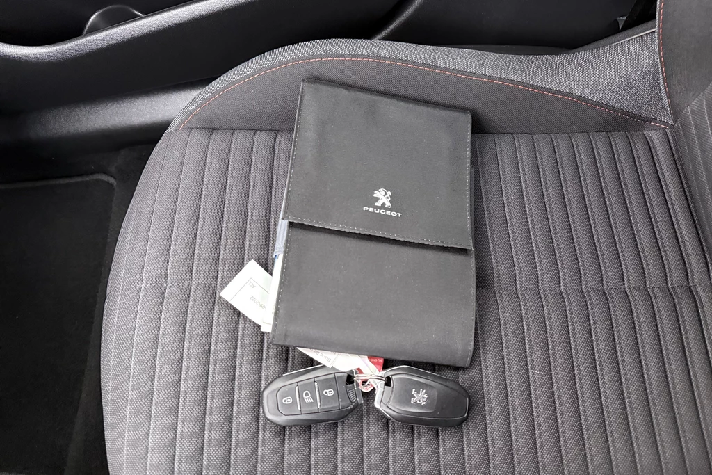 Peugeot e-208 – foto 28