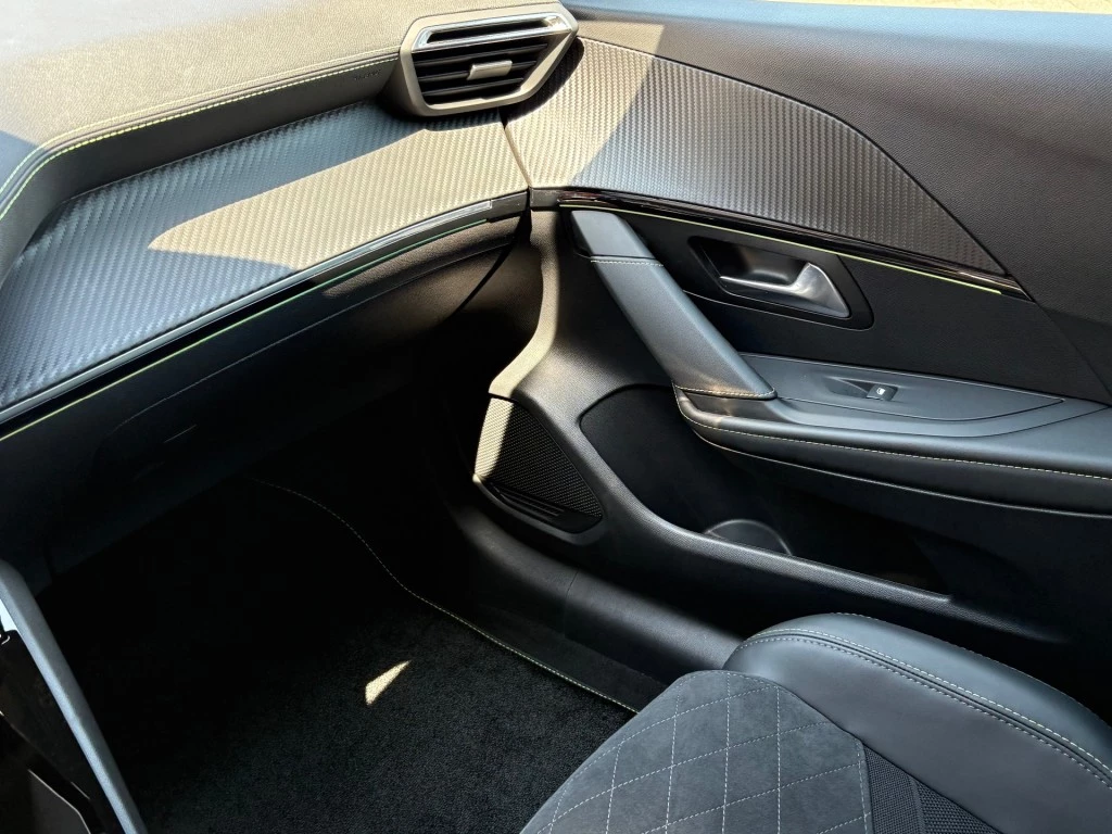 Peugeot 208 – foto 18