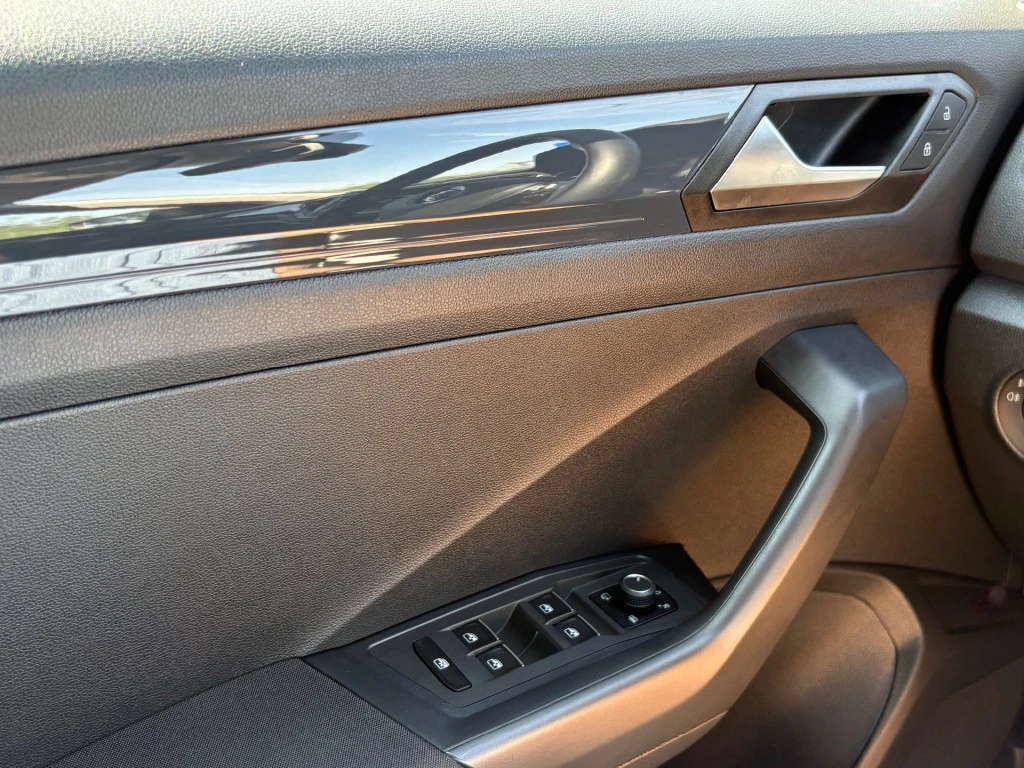 Volkswagen T-Roc – foto 18