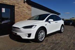 Tesla Model X – thumbnail 1