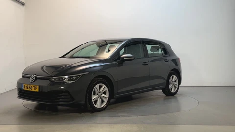 Volkswagen Golf 1.0 eTSI DSG Life Business Alcantara Parkeersensoren Navigatie