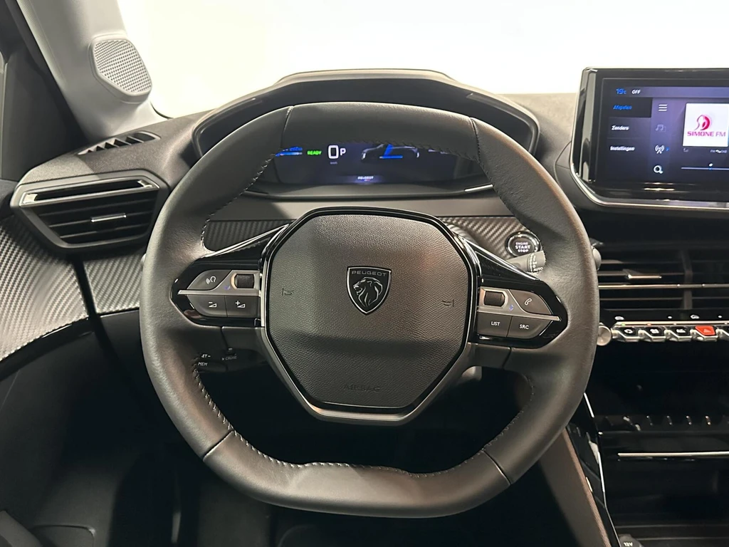 Peugeot e-208 – foto 18