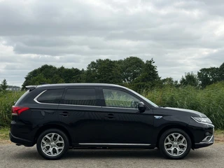 Mitsubishi Outlander – thumbnail 8