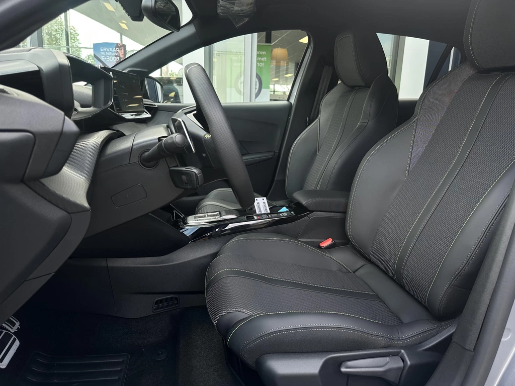 Peugeot 208 – foto 10