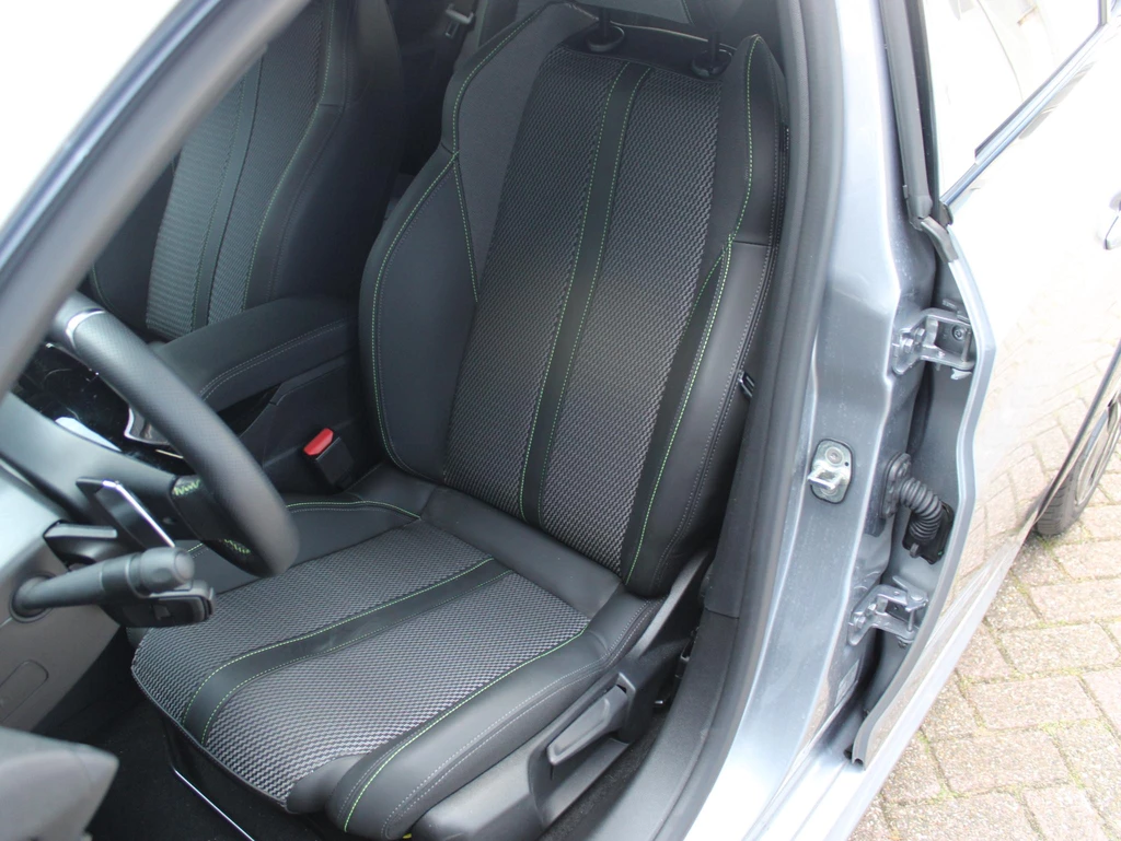 Peugeot 208 – foto 10